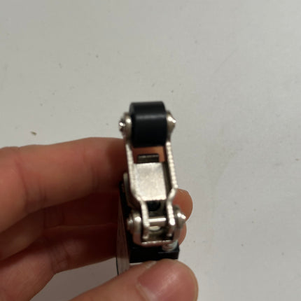 Airtac M5R-05: Manual Valve. Miniature. 5 Way - M5R05