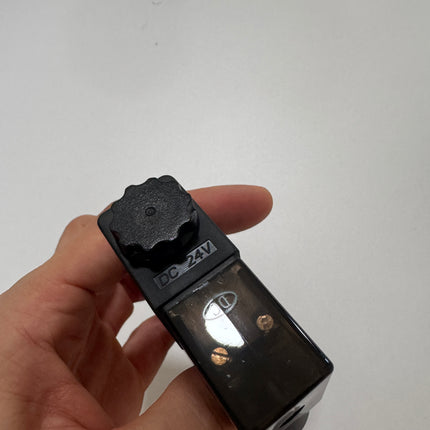 Airtac 4V210-06: Solenoid Air Valve - 4V21006B