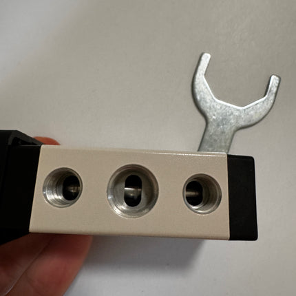 Airtac M5HS210-08: Manual Valve. 5 Way - M5HS21008B