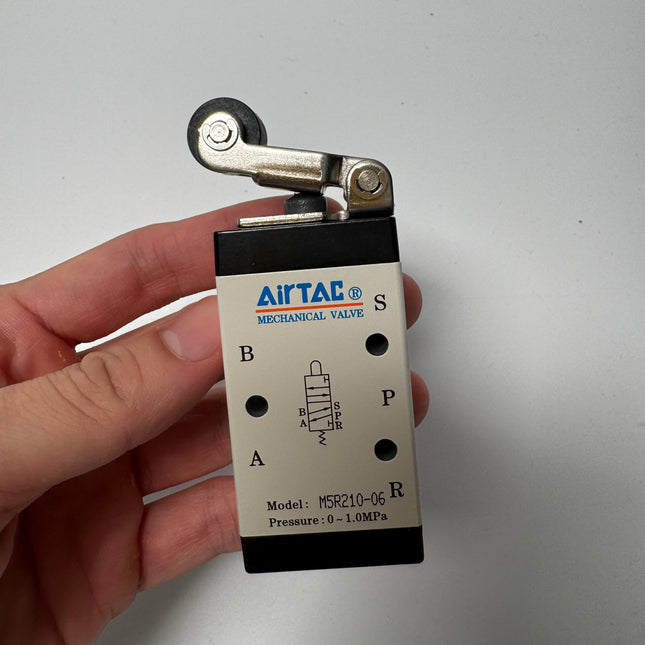 Airtac M5R210-06: Manual Valve. 5 Way - M5R21006