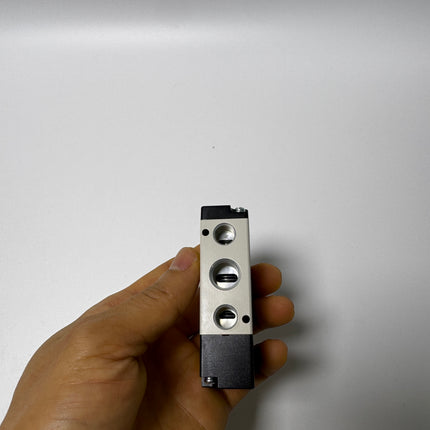 Airtac 4A210-08: Air Pilot Valve. 5 Way - 4A21008T