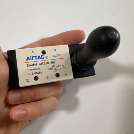Airtac 4H210-08: Hand Valve. Toggle Style - 4H21008