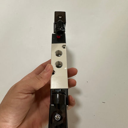 Airtac 4V330E-08: Solenoid Air Valve - 4V330E08E