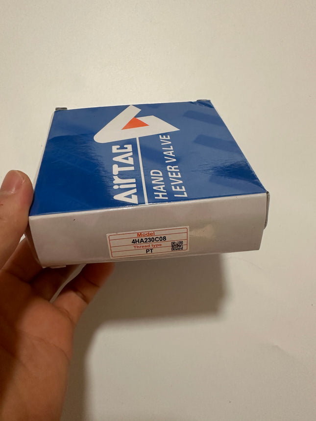 Airtac 4HA230C-08: Hand Valve. Toggle Style - 4HA230C08