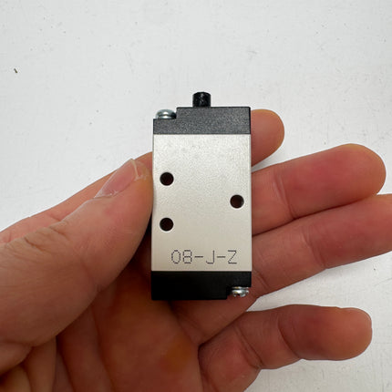 Airtac M5B-05: Manual Valve. Miniature. 5 Way - M5B05
