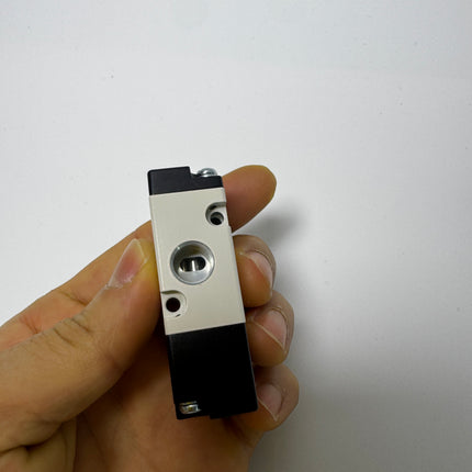 Airtac 3A110-06: Air Pilot Valve. 3 Way  - 3A11006NCG