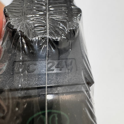 Airtac 4V310-10: Solenoid Air Valve - 4V31010BT