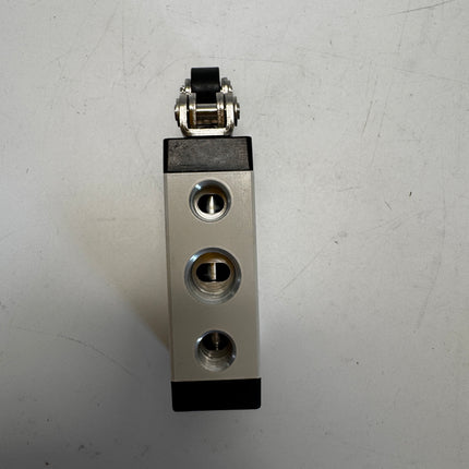 Airtac M5R210-08: Manual Valve. 5 Way - M5R21008