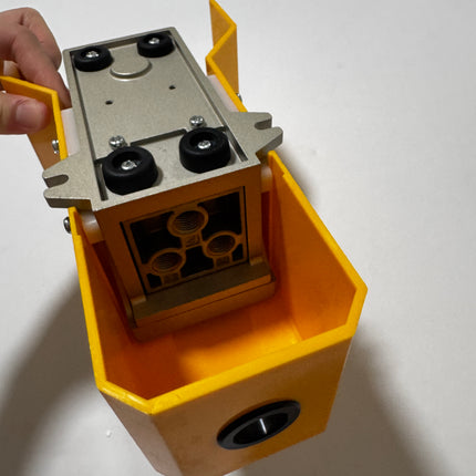 Airtac 4F210-08: Pneumatic Foot Pedal. 5 Way - 4F21008F