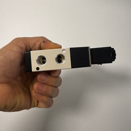 Airtac 3V310-08-NC : Solenoid valve(3/2 way) - 3V31008NCCI