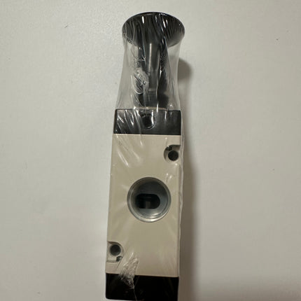 Airtac 3L210-08: Push Pull Valve. 3 Way - 3L21008