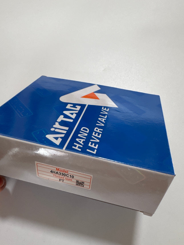 Airtac 4HA330C-10: Hand Valve. Toggle Style - 4HA330C10