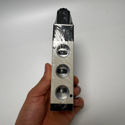 Airtac 4V410-15: Solenoid Air Valve - 4V41015F