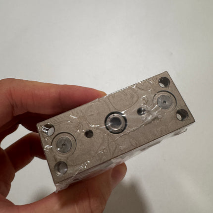 Airtac TCL: Triaxial Cylinder,Double Acting Type- TCLJ16X20-10S