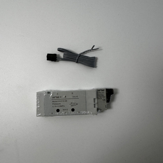 Airtac 6V210-08 :  Solenoid valve - 6V21008A050