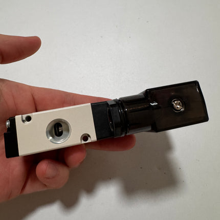 Airtac 3V210-08-NO: Solenoid valve(3/2 way) - 3V21008NOCT