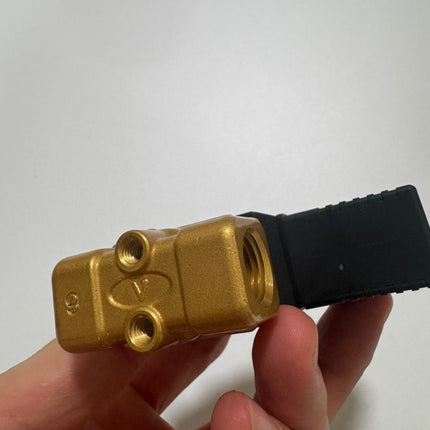 Airtac 2WT030-08: 2 Way Solenoid Valve - 2WT03008C