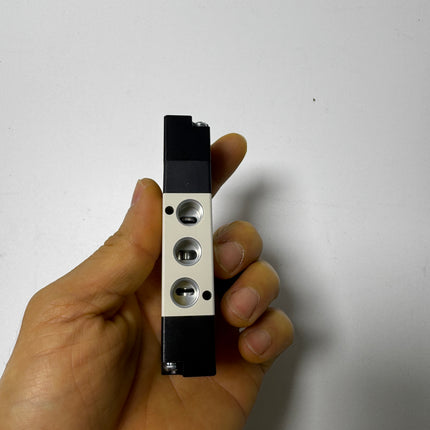 Airtac 4A130C-06: Air Pilot Valve. 5 Way - 4A130C06