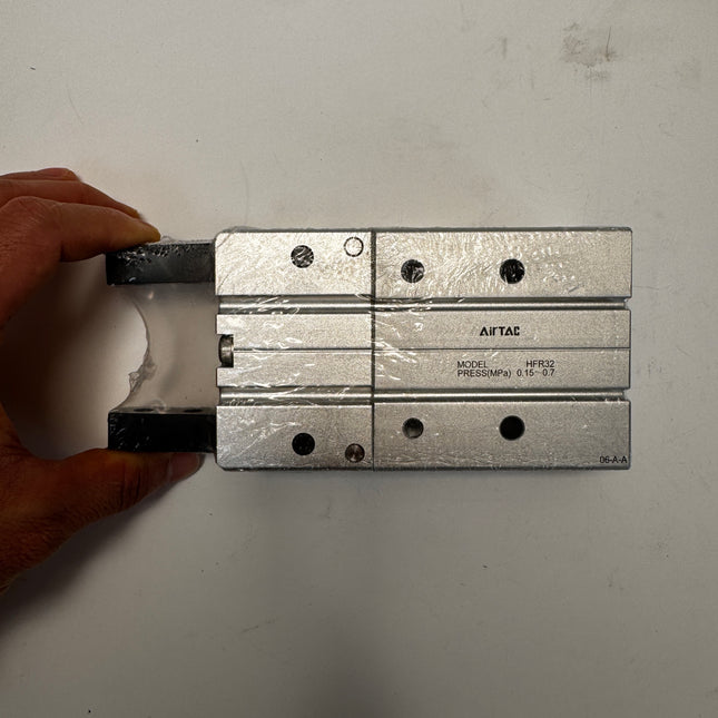 Airtac  HFR series: open and close type pneumatic finger  - HFR32