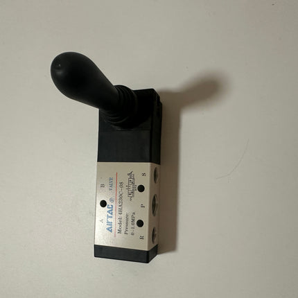 Airtac 4HA230C-08: Hand Valve. Toggle Style - 4HA230C08