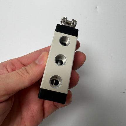 Airtac M5R210-06: Manual Valve. 5 Way - M5R21006