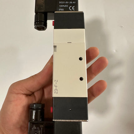 Airtac 4V330C-08: Solenoid Air Valve - 4V330C08B