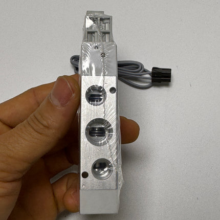 Airtac 6V210-08 :  Solenoid valve - 6V21008B200T