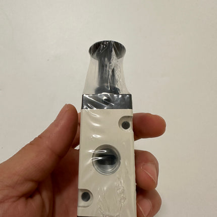Airtac 3L310-08: Push Pull Valve. 3 Way - 3L31008T