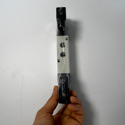 Airtac 4V330E-08: Solenoid Air Valve - 4V330E08B
