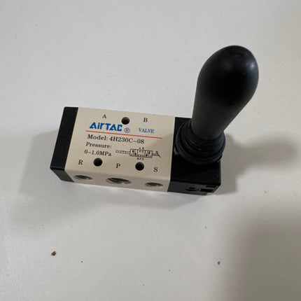 Airtac 4H230C-08: Hand Valve. Toggle Style - 4H230C08