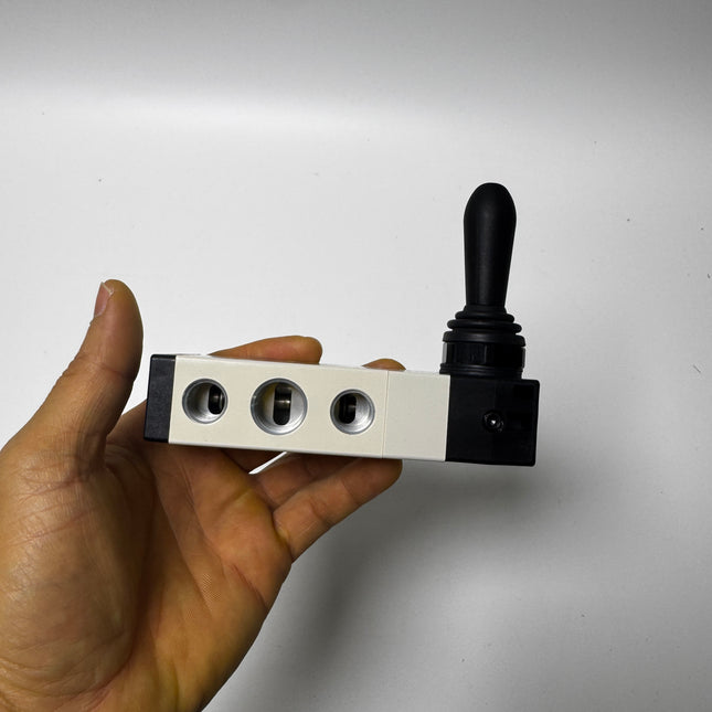 Airtac 4HA330C-10: Hand Valve. Toggle Style - 4HA330C10T