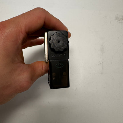 Airtac 3V310-08-NC : Solenoid valve(3/2 way) - 3V31008NCBT-W