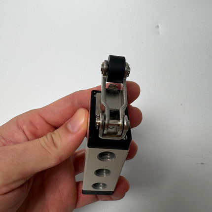 Airtac M5R210-06: Manual Valve. 5 Way - M5R21006