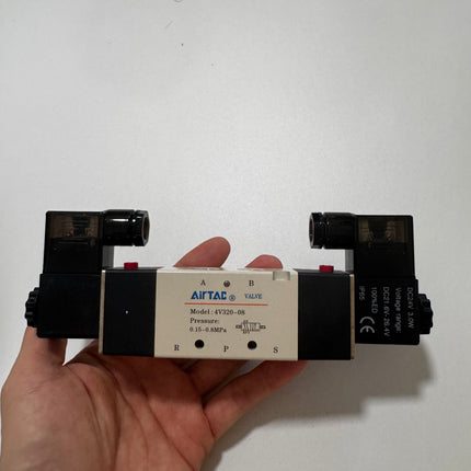 Airtac 4V320-08: Solenoid Air Valve - 4V32008B