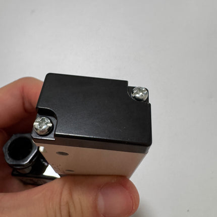 Airtac 3V210-08-NC: Solenoid valve(3/2 way) - 3V21008NCCT