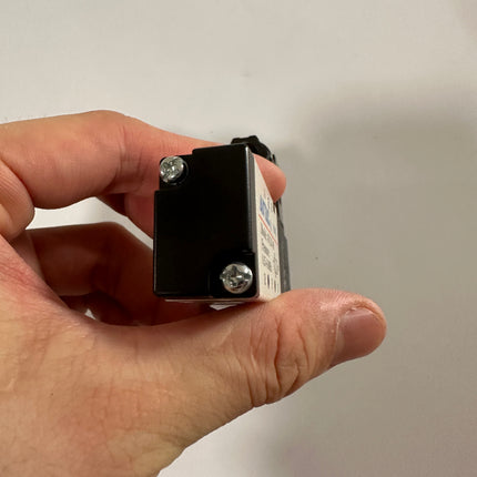 Airtac 4V110-06: Solenoid Air Valve - 4V11006B