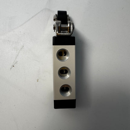 Airtac M5R110-06: Manual Valve. 5 Way - M5R11006