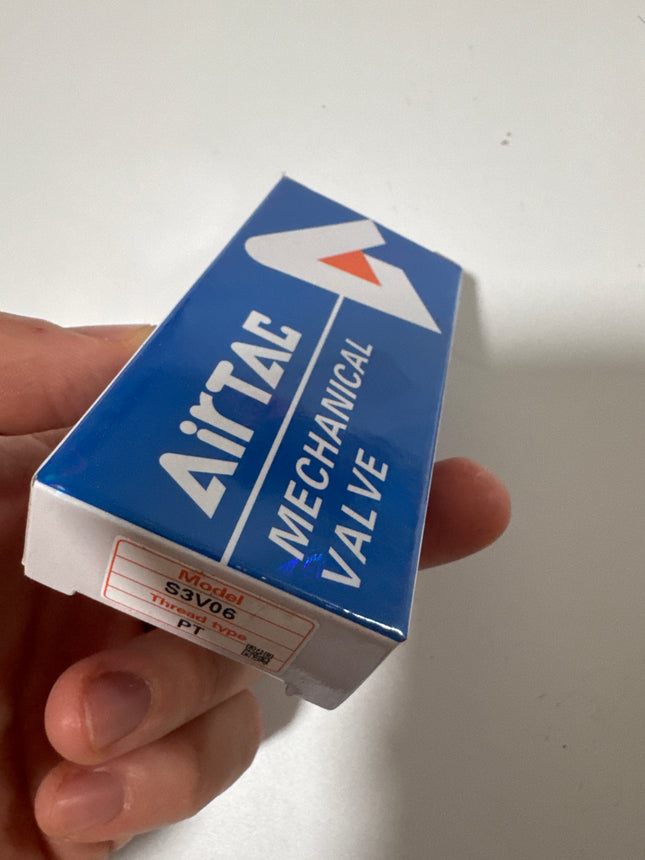 Airtac S3V-06: Manual Valve. 3 Way - S3V06