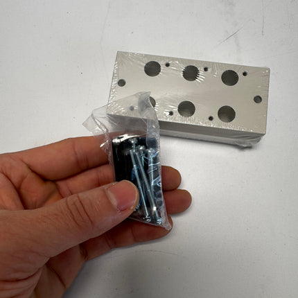 Airtac 3V200M: Air Valve Manifold - 3V200M3FG
