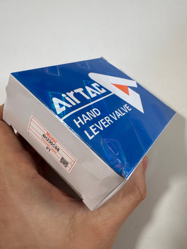 Airtac 4H230C-08: Hand Valve. Toggle Style - 4H230C08