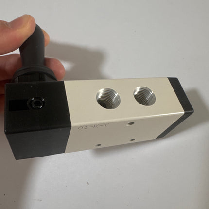 Airtac 4H330E-08: Hand Valve. Toggle Style - 4H330E08