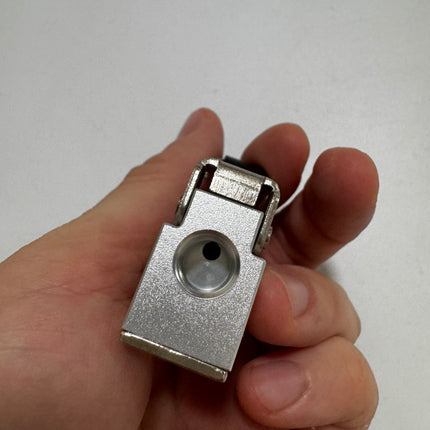 Airtac CM3R-06: Manual Valve. 3 Way - CM3R06