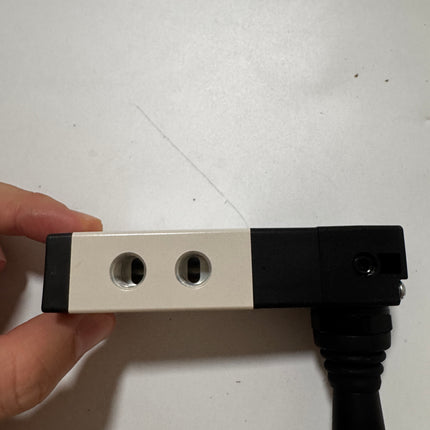 Airtac 4HA230C-06: Hand Valve. Toggle Style - 4HA230C06