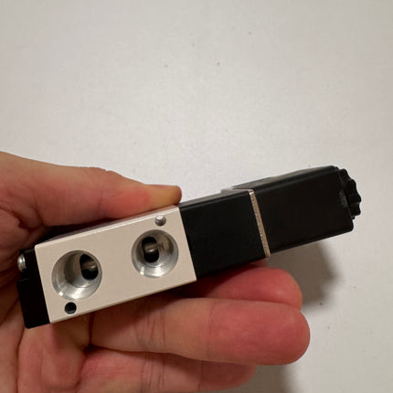 Airtac 3V210-08-NO: Solenoid valve(3/2 way) - 3V21008NOCT