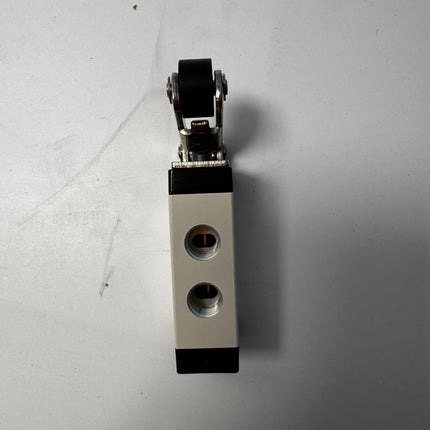 Airtac M5R110-06: Manual Valve. 5 Way - M5R11006