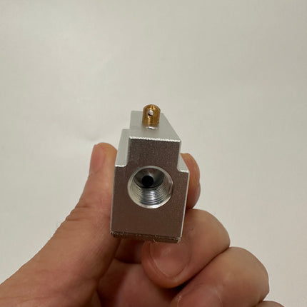 Airtac CM3B-06: Manual Valve. 3 Way - CM3B06