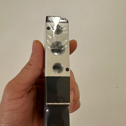 Airtac 4V210-08: Solenoid Air Valve - 4V21008BG