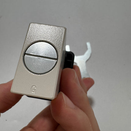 Airtac S3PM-06: Manual Valve. 3 Way - S3PM06RG