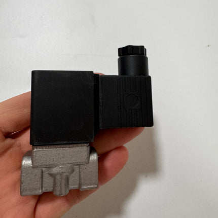 Airtac 2S030-08: 2 Way Solenoid Valve - 2S03008BG