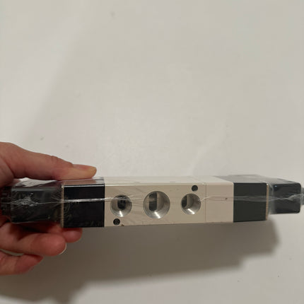 Airtac 4V330C-10: Solenoid Air Valve - 4V330C10B